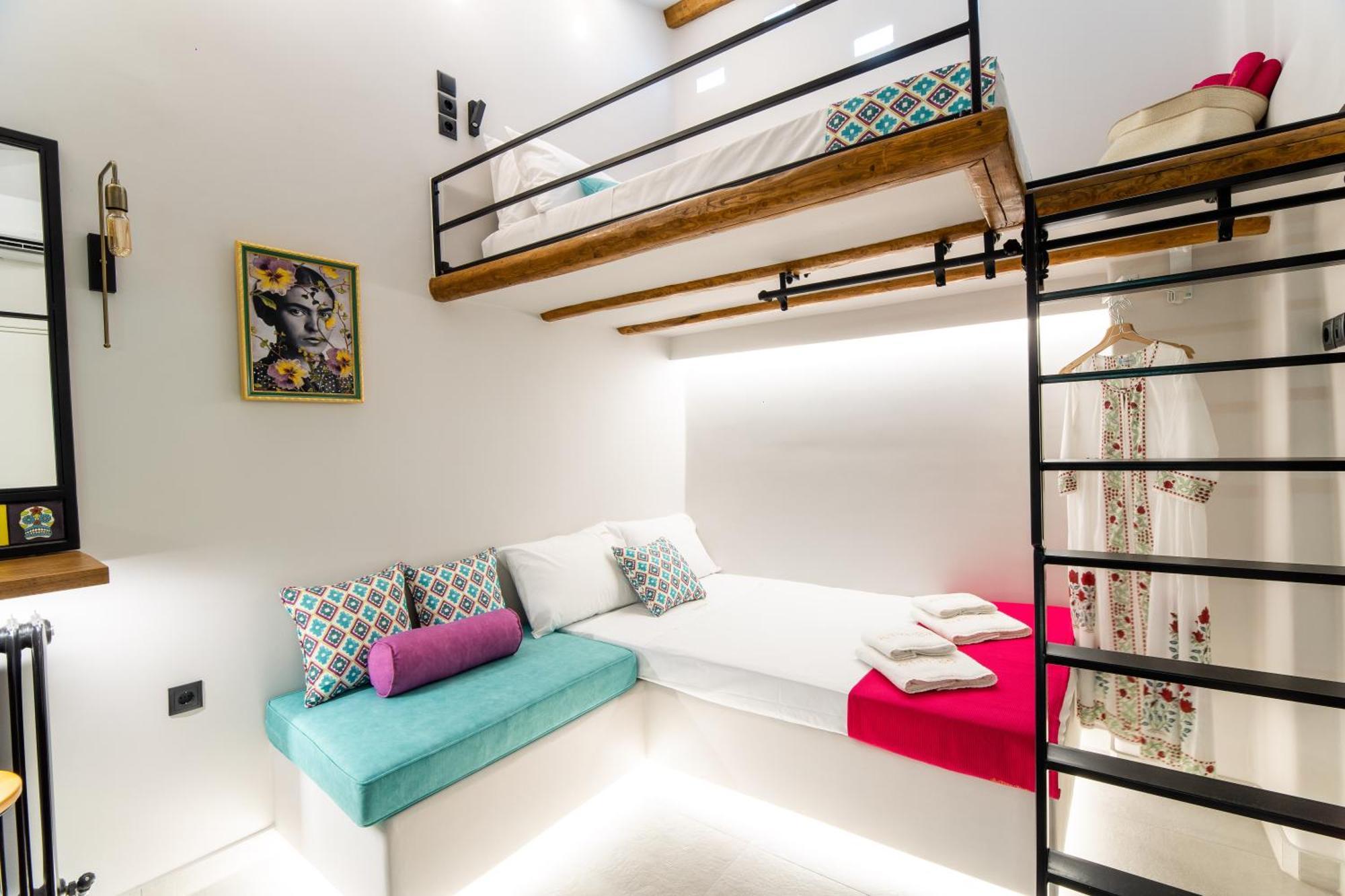 Frida Kahlo - Le Petit Bati Apartment