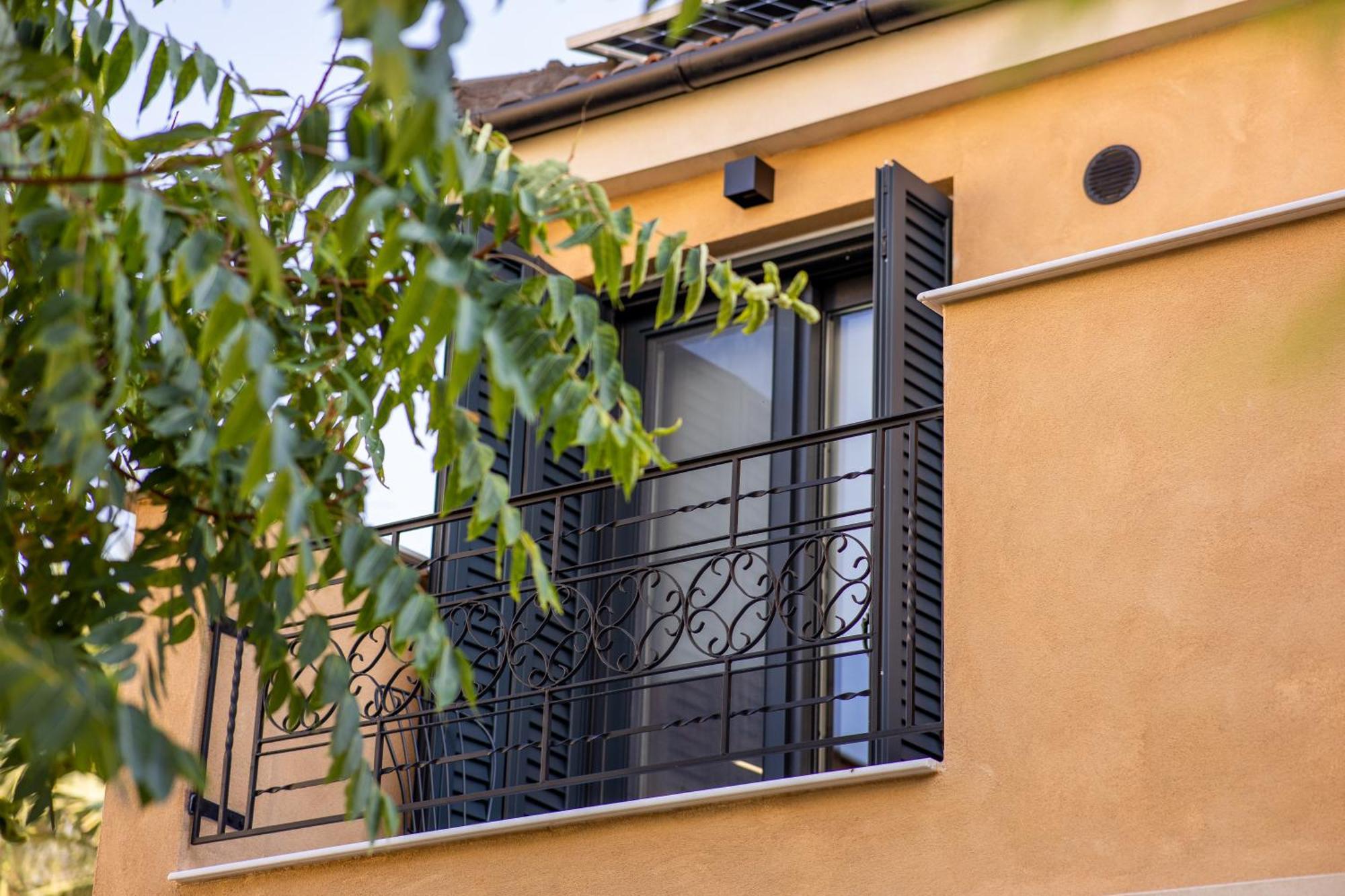 Frida Kahlo - Le Petit Bati Apartment Volos